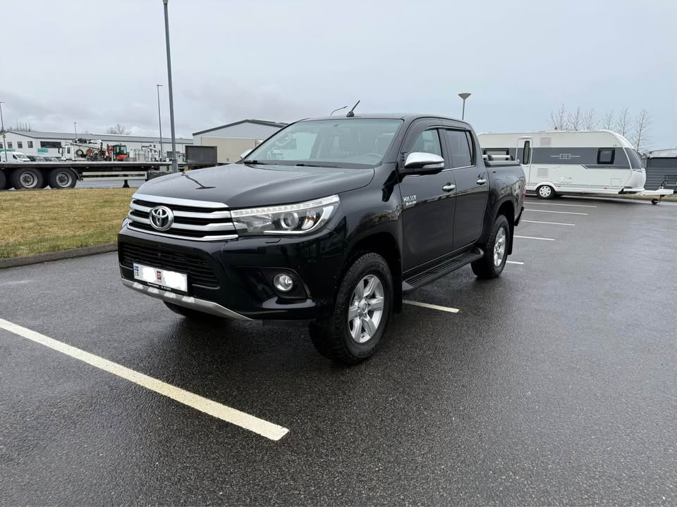 TOYOTA HILUX 2017